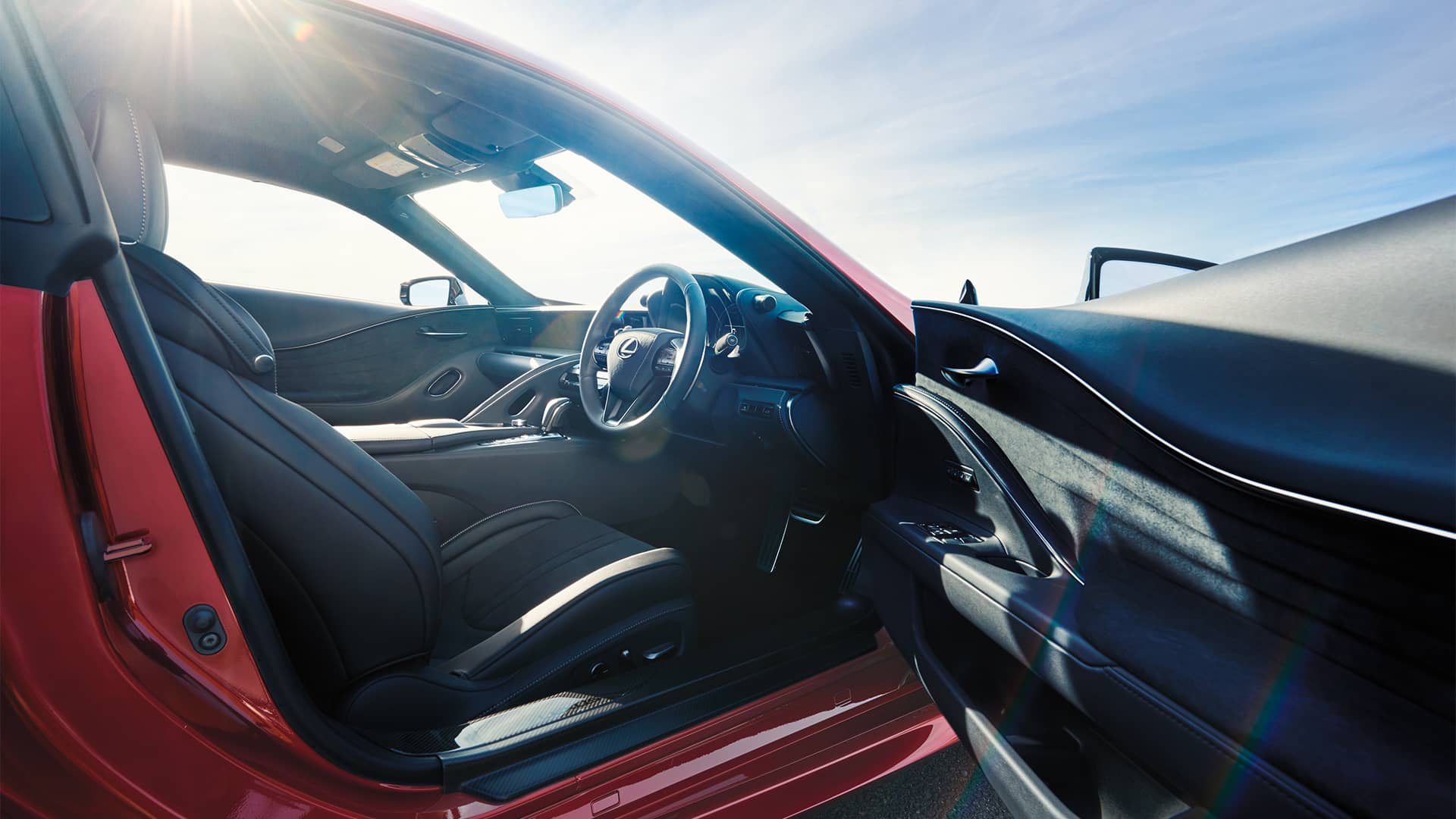 Lái thử xe tại Lexus Long Biên